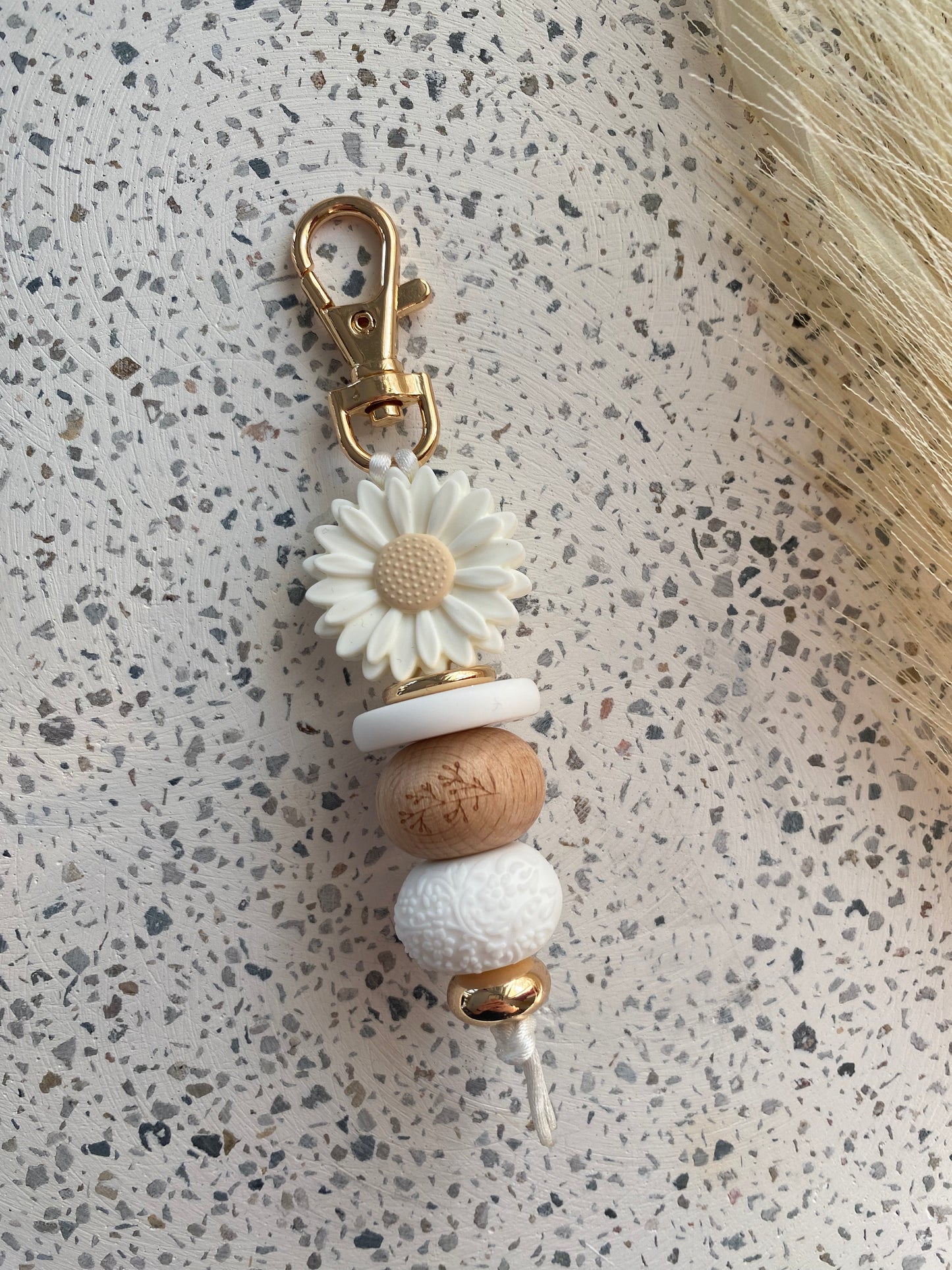 White Daisy Keyring