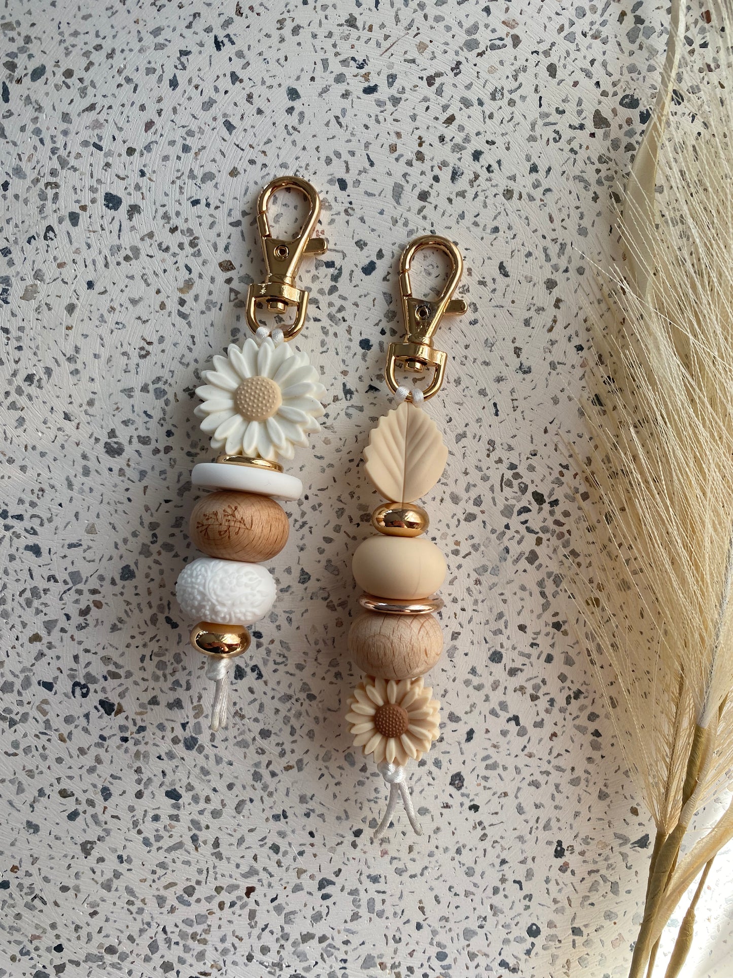 Cream Daisy Leaf Keyring