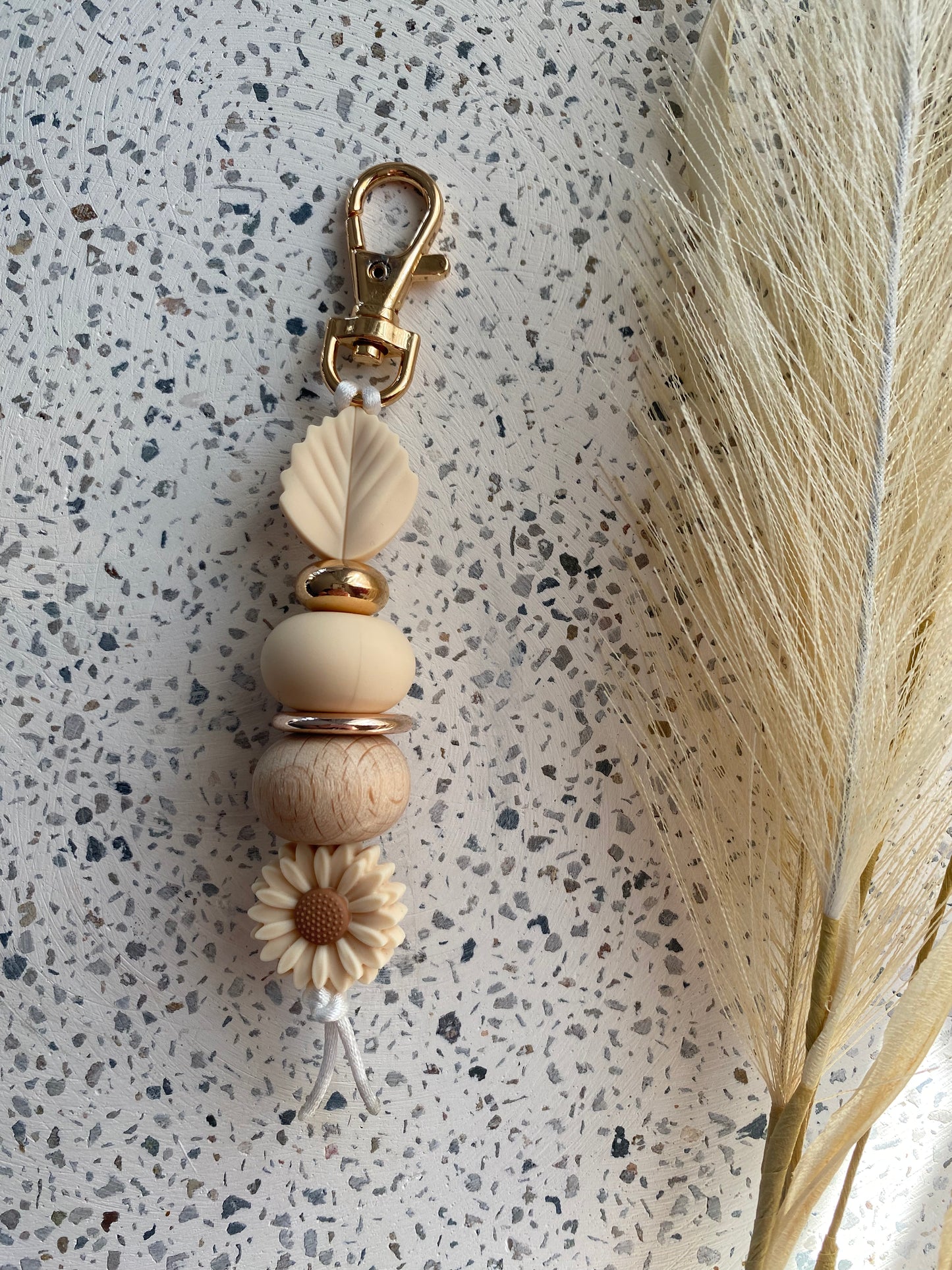 Cream Daisy Leaf Keyring