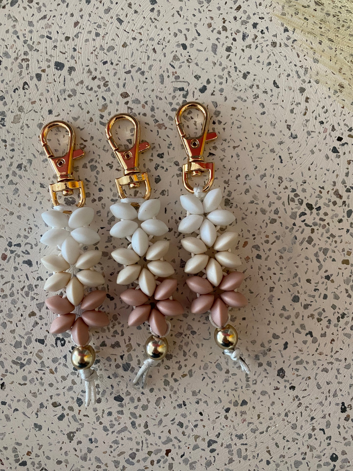 Cream Ombré Flower Keyring