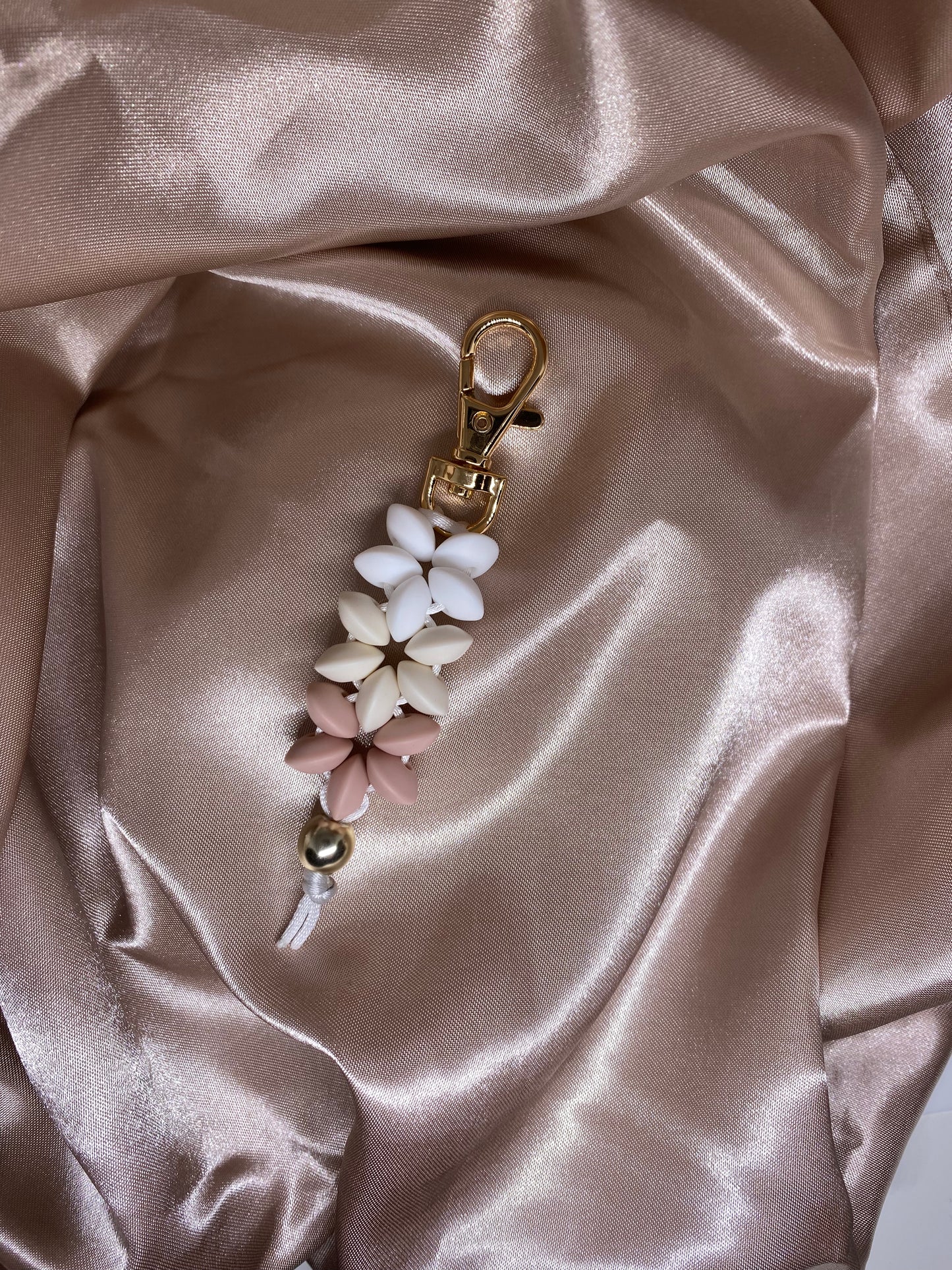 Cream Ombré Flower Keyring