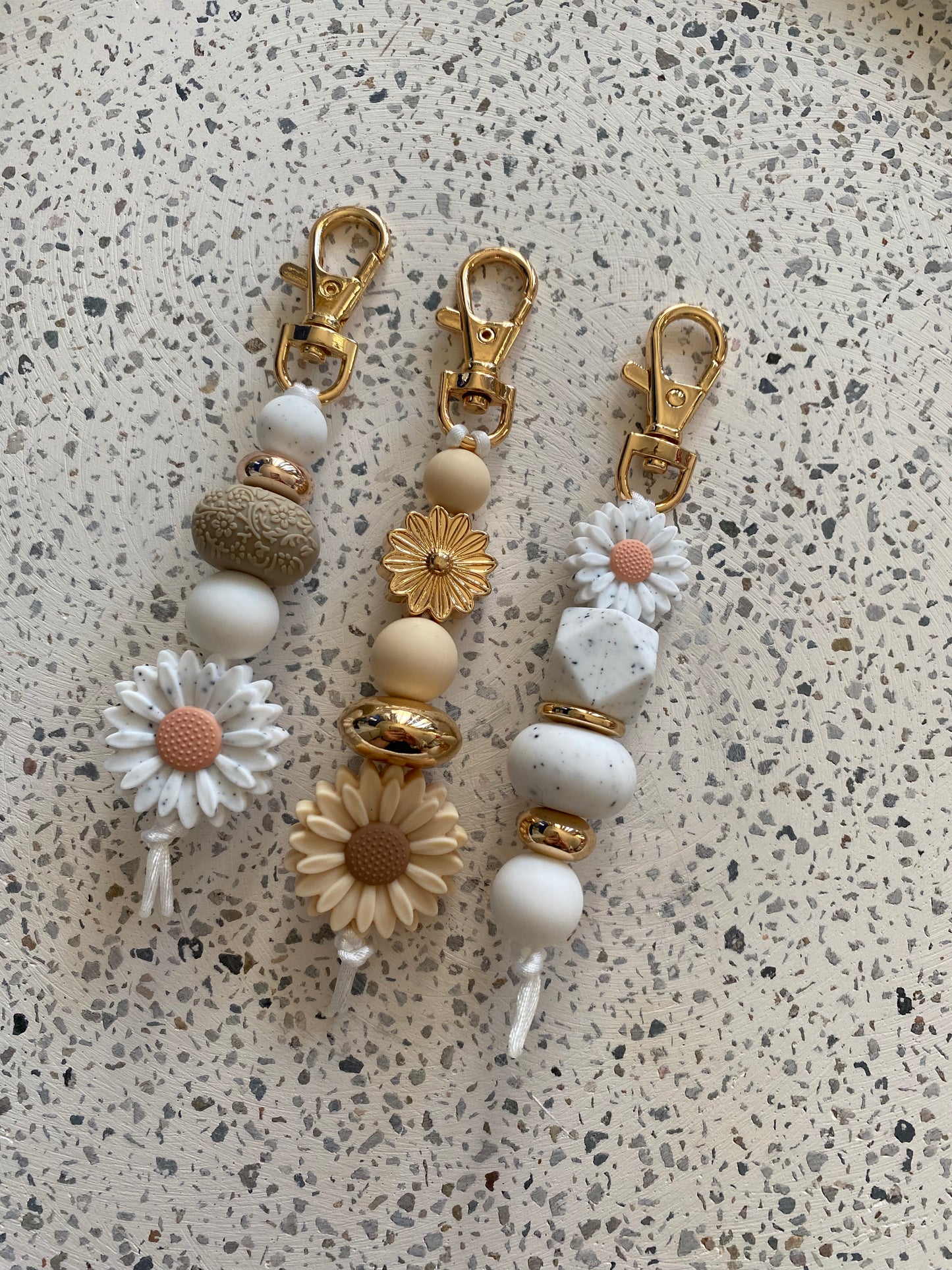 Deluxe Cream Daisy Keyring