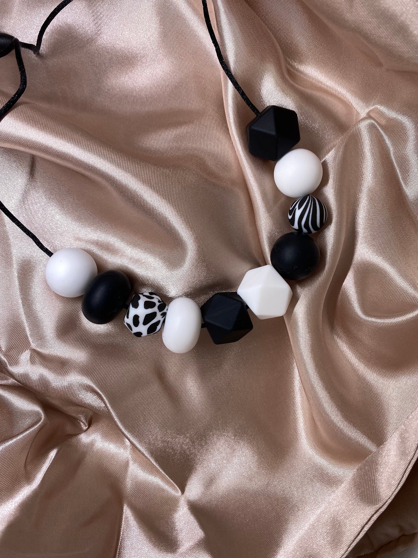 Black & White Necklace